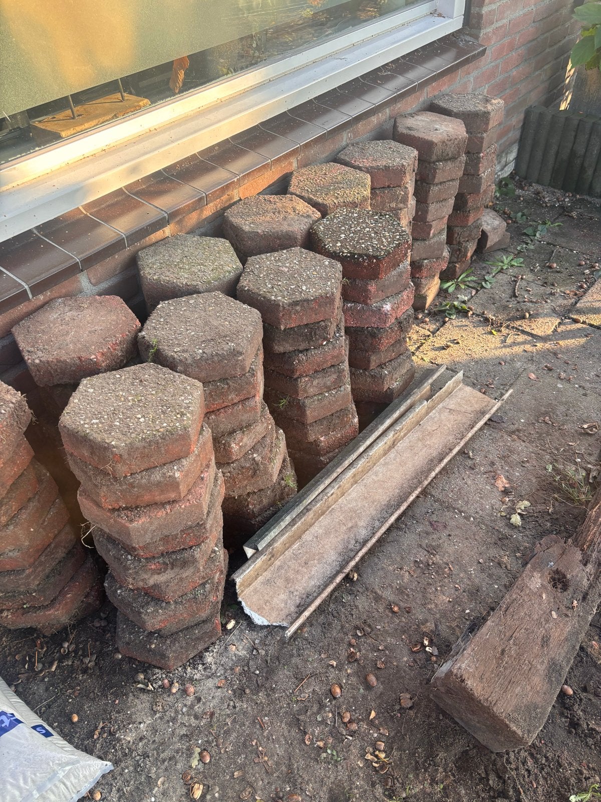 Zeshoekige rode betontegels +/- 100, Ophalen, Gebruikt, 10 m² of meer, Beton