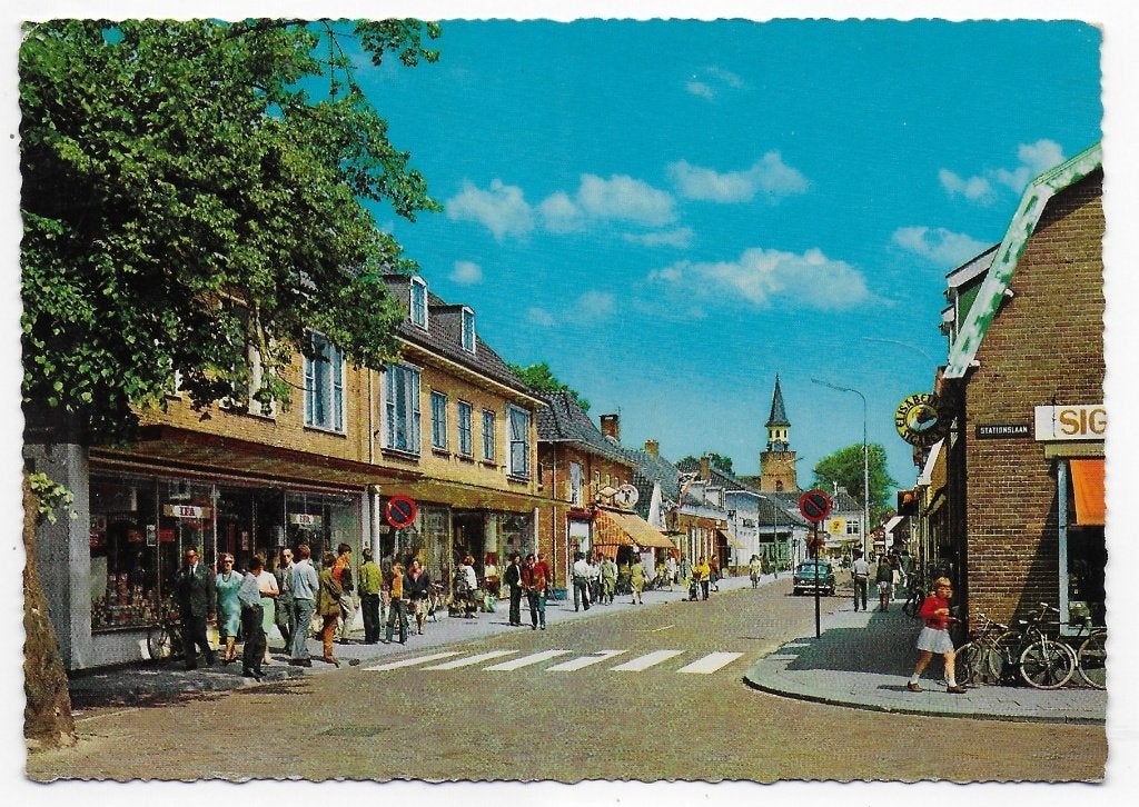 Nunspeet Dorpsstraat Gelopen Ansichtkaart ( B4538, Ophalen of Verzenden, 1980 tot heden, Gelopen, Gelderland
