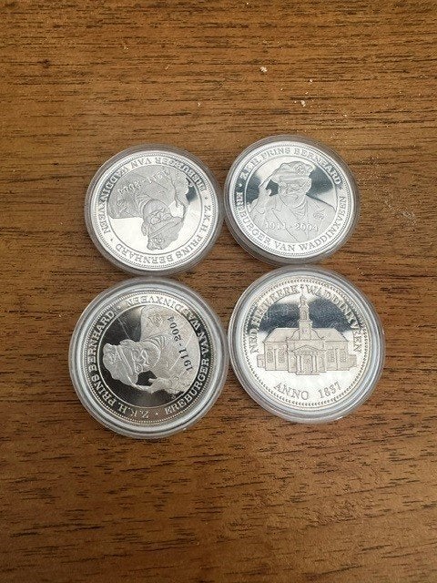 Set van 4 herdenkingsmunten Prins Bernhard, Ophalen of Verzenden, Koningin Juliana, Overige waardes, Setje