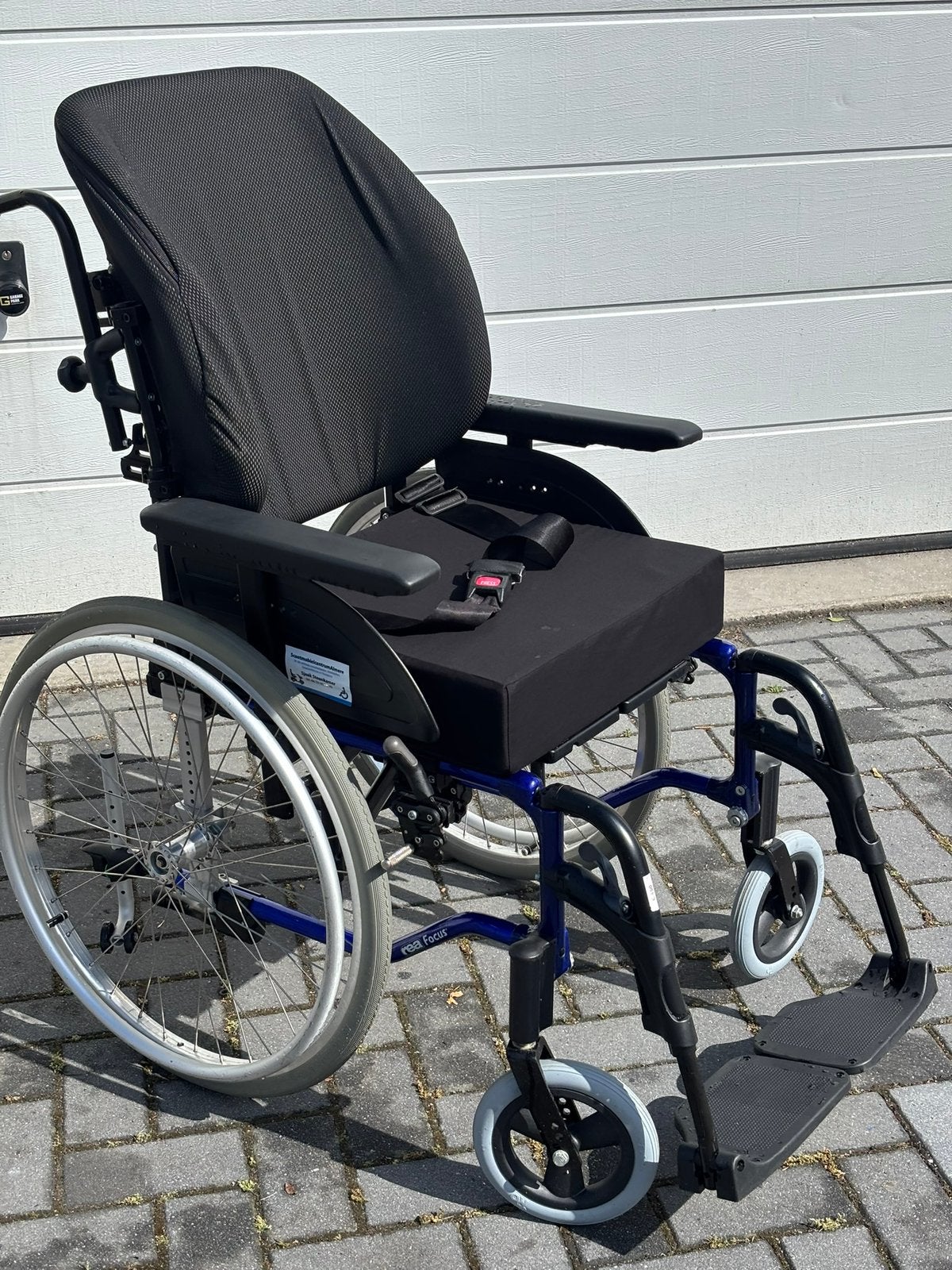 Rea Focus inklapbare luxe rolstoel nieuwprijs €3000 / €3600, Meer info ☎️0️⃣6️⃣➖2️⃣0️⃣9️⃣0️⃣1️⃣0️⃣4️⃣0️⃣, Rea, Zo goed als nieuw