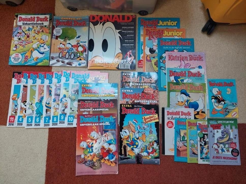 Donald Duck pakket: 26 tijdschriften + mini boekjes & glossy, Meerdere stripboeken, Ophalen of Verzenden, Zo goed als nieuw, Walt Disney