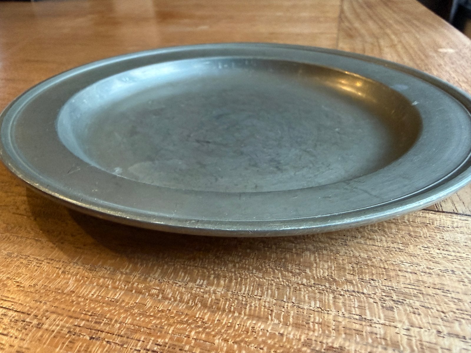 Antiek tinnen bord van Engeltjes tin, 18 cm, Ophalen of Verzenden