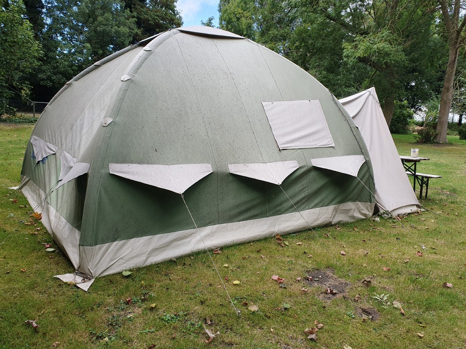 Grote Karsten Opblaasbare Tent - Ideaal voor Familie, Caravans en Kamperen, Ophalen, Gebruikt, Meer dan 6