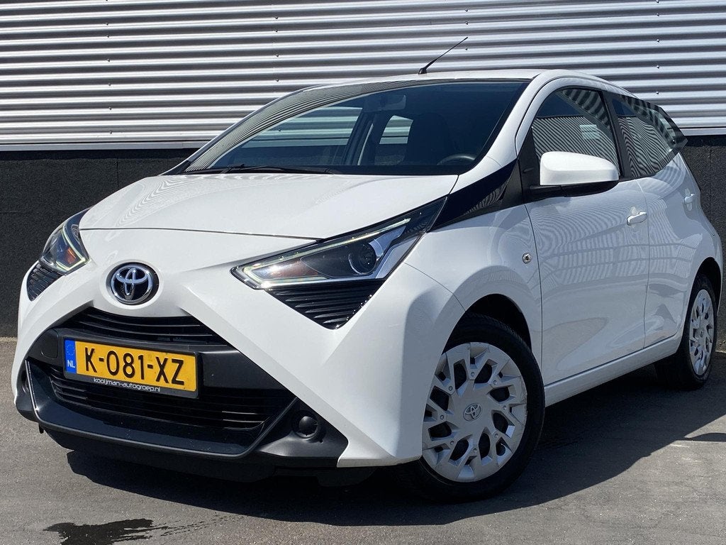 Toyota Aygo 1.0 VVT-i x-play Apple Carplay/Android Auto, ach, Voorwielaandrijving, Stof, Gebruikt, Euro 6