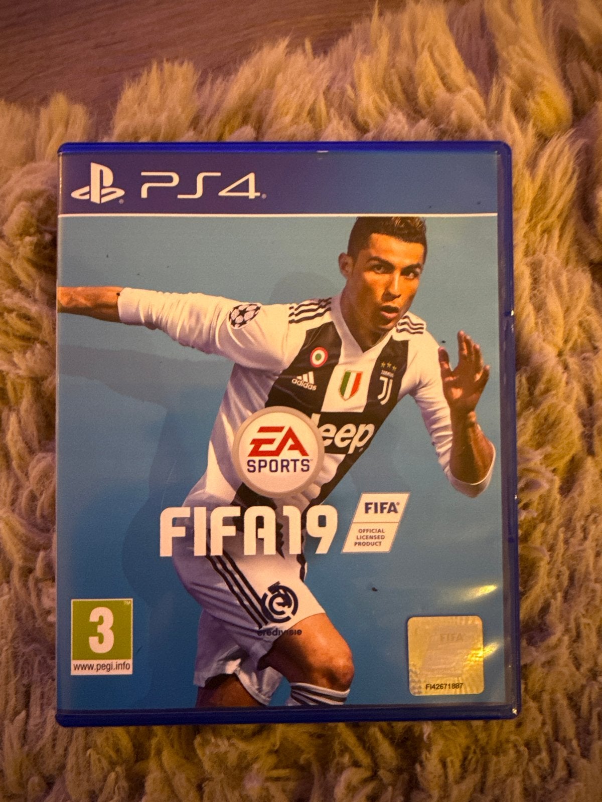 FIFA 19 PS4 - Voetbalgame met Cristiano Ronaldo, Gebruikt, Eén computer, Ophalen of Verzenden, Sport