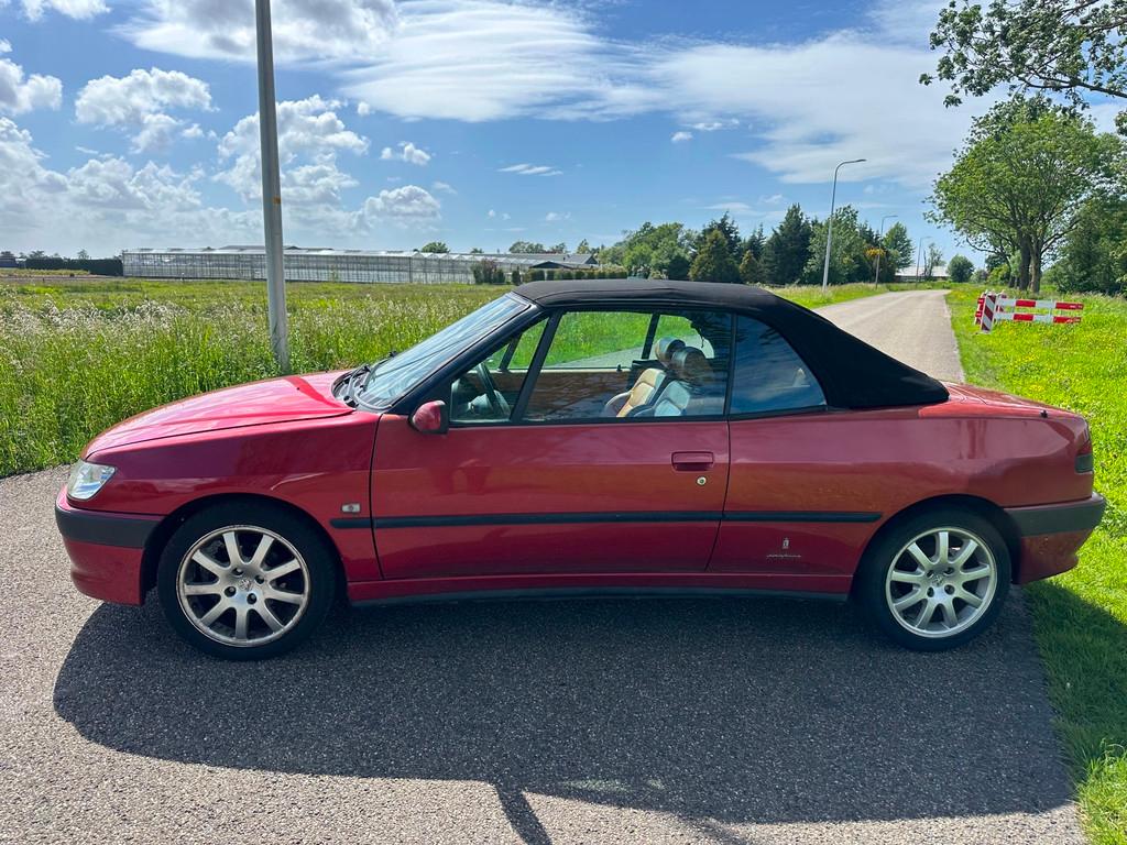 Peugeot 306 Cabriolet 1.6|lang apk|rijdt goed|loop of sloop, Auto's, Peugeot, Gebruikt, 4 cilinders, Cabriolet, 4 stoelen