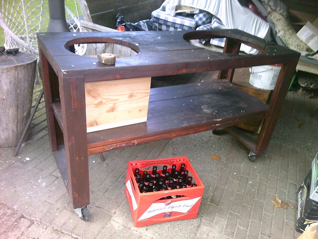 Degelijke Tafel vbv. Green Egg Barbecues Medium Large XLarge, Ophalen, Gebruikt, Houtskool, Vrijstaand