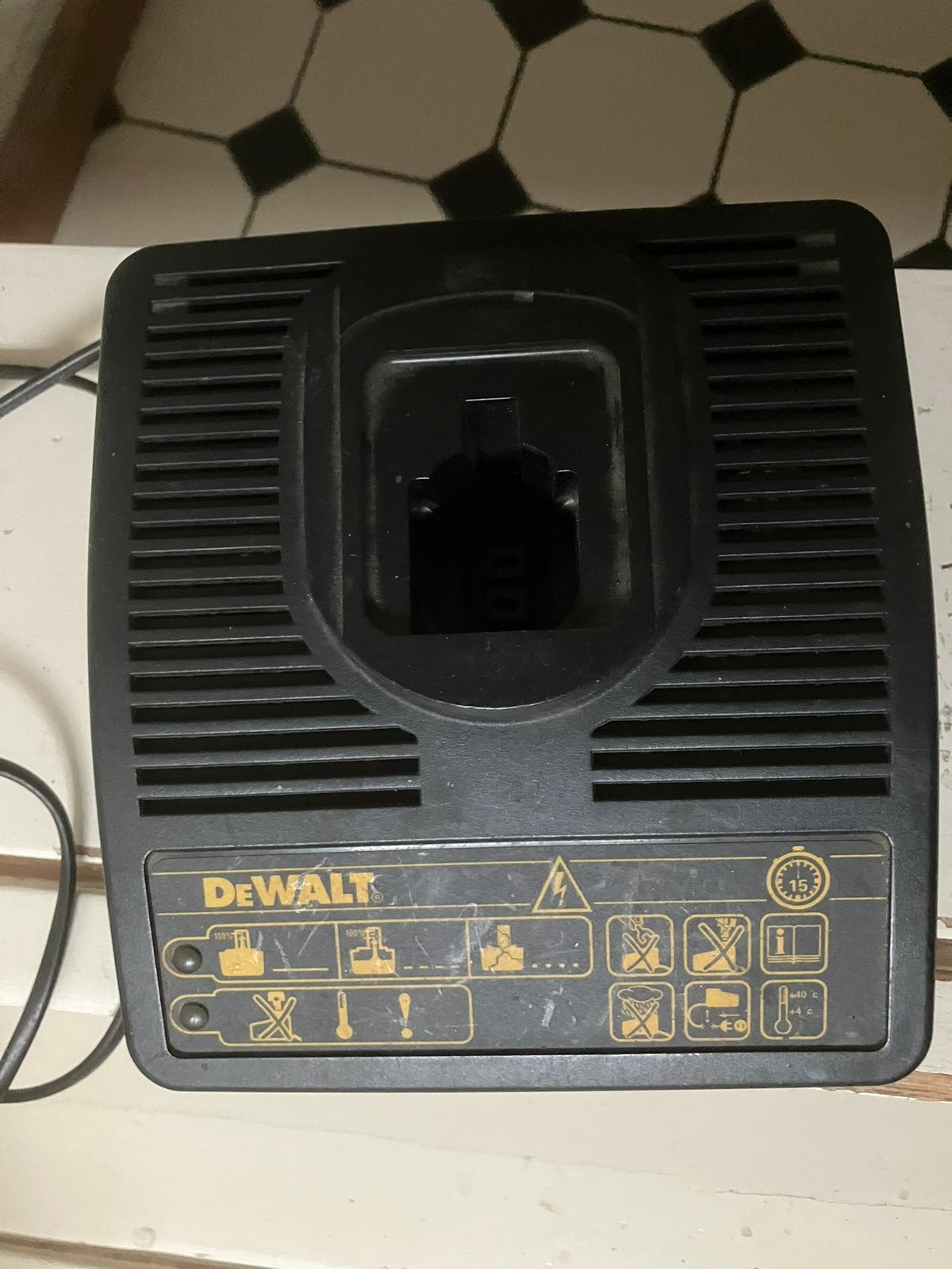 DeWalt lader 18 volt diverse accu’s, batterijen. 2 varianten, Ophalen of Verzenden, Gebruikt, Overige typen, DeWalt