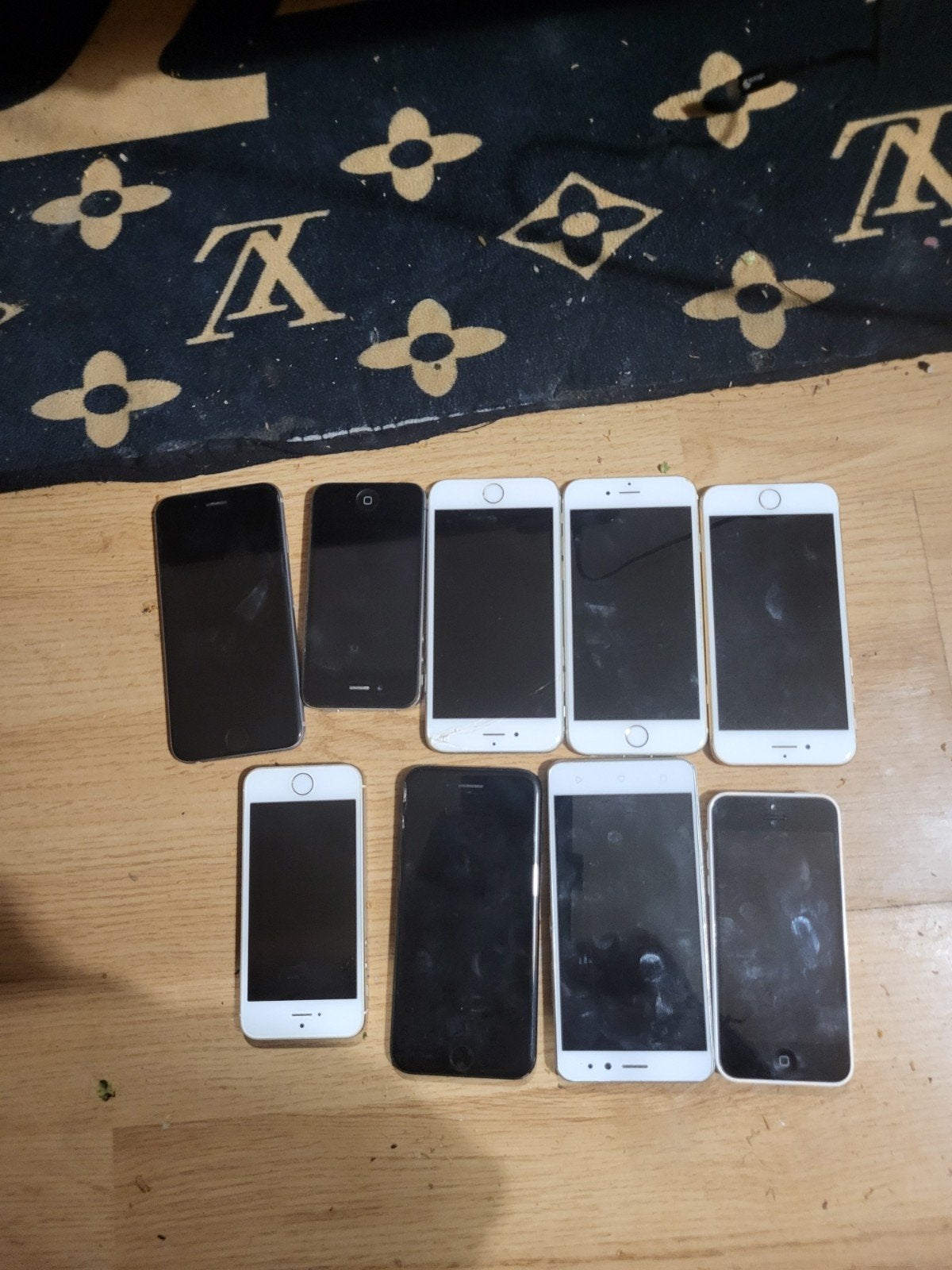 10 iPhones in goede staat, werking onbekend + 1 adapter, Ophalen of Verzenden