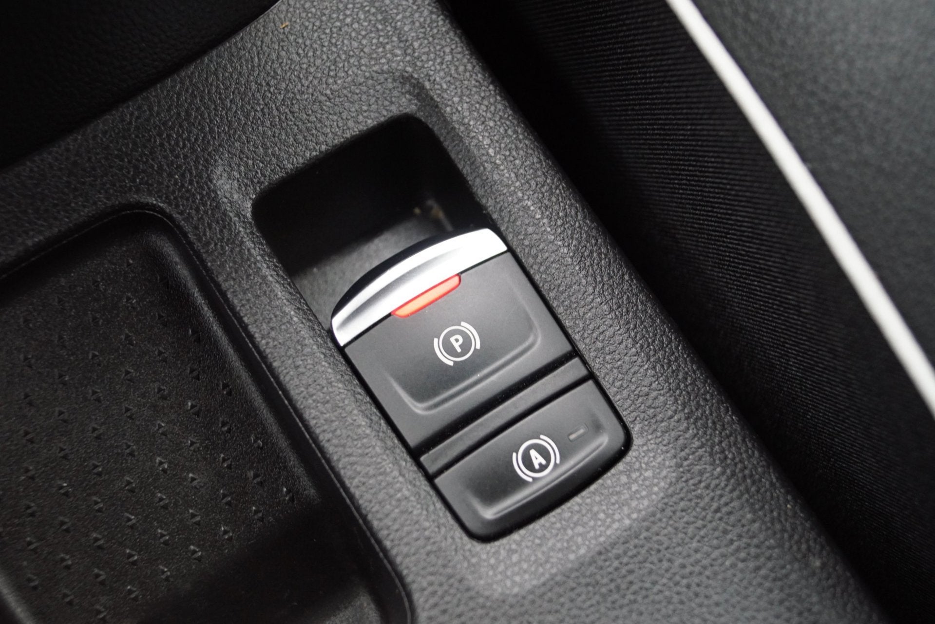 Foto 43 van Renault Captur 1.3 TCe 130 Intens Autom Half Leder/Stof Spor