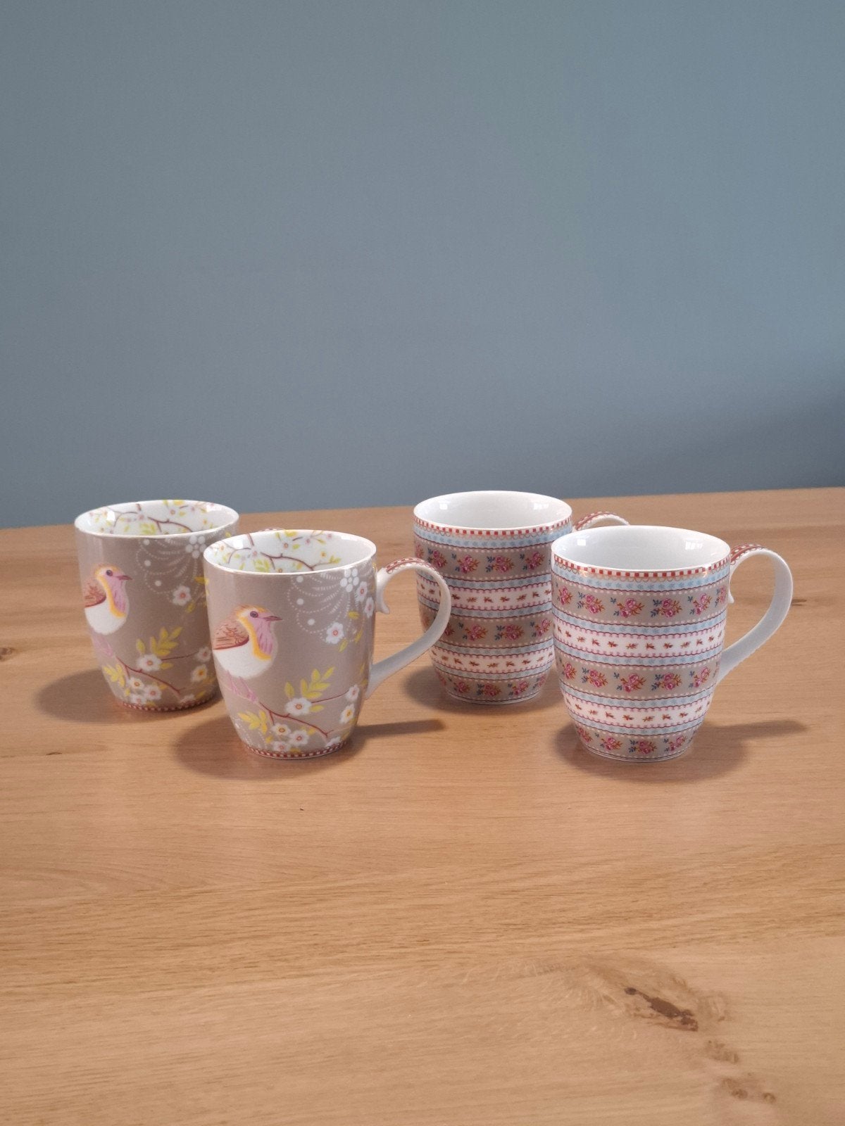 Pip Studio Mokken met Bloemen en Vogel Print - 4 stuks, Huis en Inrichting, Keuken | Servies, Ophalen, Gebruikt, Pip Studio, Overige stijlen