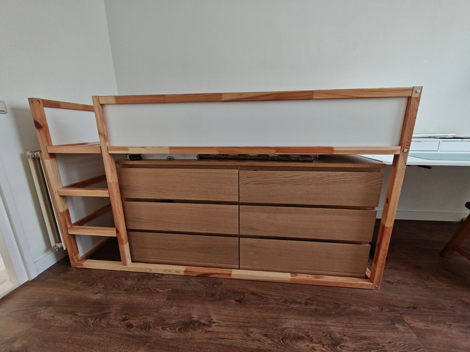 IKEA bed met 6 laden kast - Gratis af te halen, Ophalen, Gebruikt, Hout, Overige kleuren