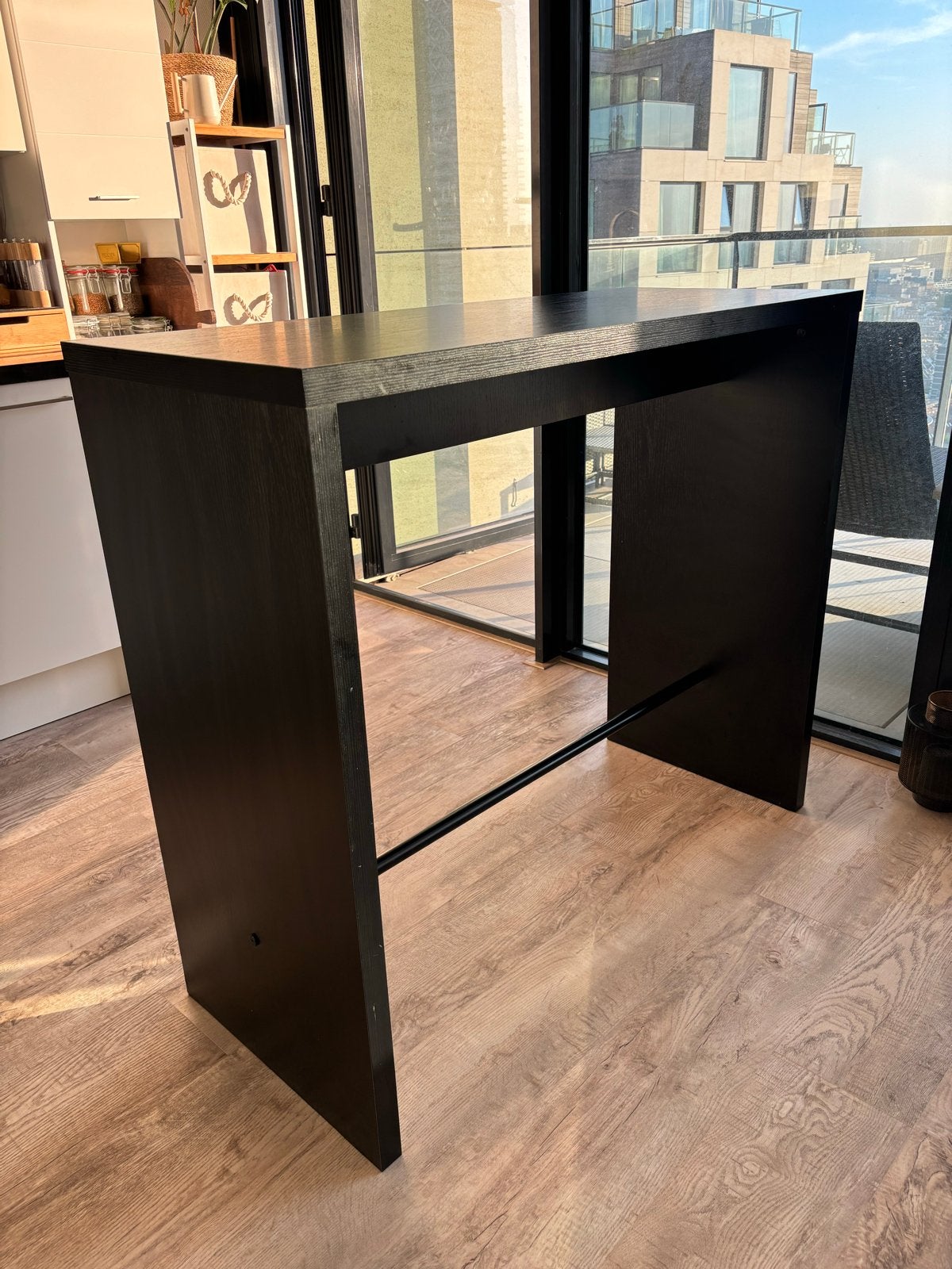 Zwarte bartafel / hoge tafel, Ophalen, Zo goed als nieuw