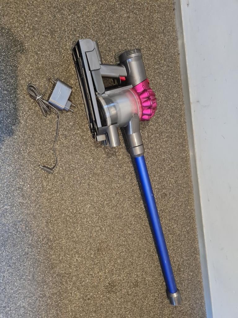 Dyson V7 - Accu defect - Voor onderdelen of nieuwe accu, Witgoed en Apparatuur, Stofzuigers, Ophalen of Verzenden
