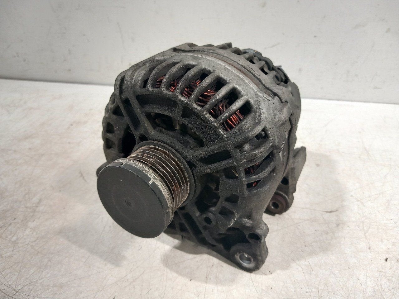 Dynamo Volkswagen Tiguan, Auto-onderdelen, Onderdelen@venauto.nl, Van der Ven Autorecycling B.V., Gebruikt, Ettenseweg 76, 4706 PB Roosendaal, The Netherlands