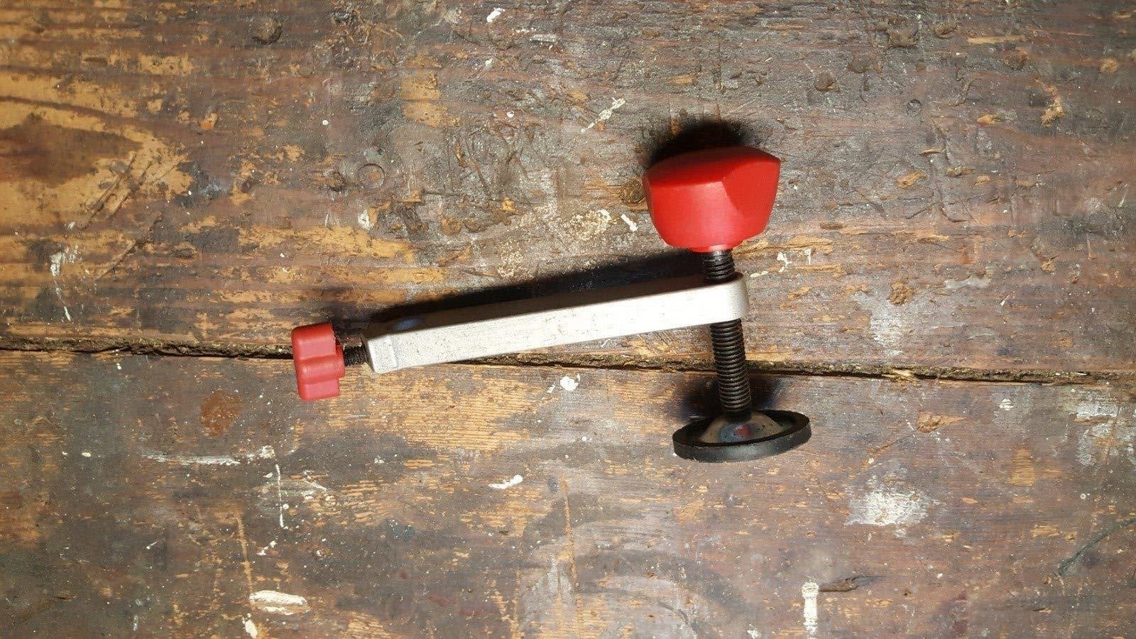 Materiaalklem Bosch zaagtafel, Doe-het-zelf en Verbouw, Gereedschap | Zaagmachines, Ophalen of Verzenden, Zo goed als nieuw, Afkortzaag
