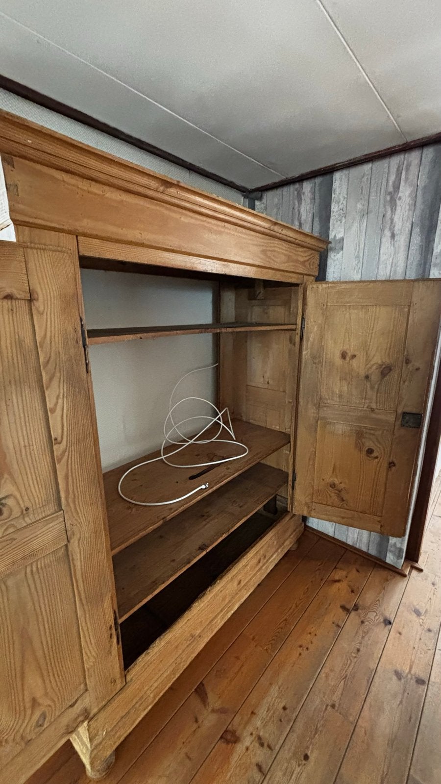 Antieke grenen kast met twee deuren, Ophalen of Verzenden