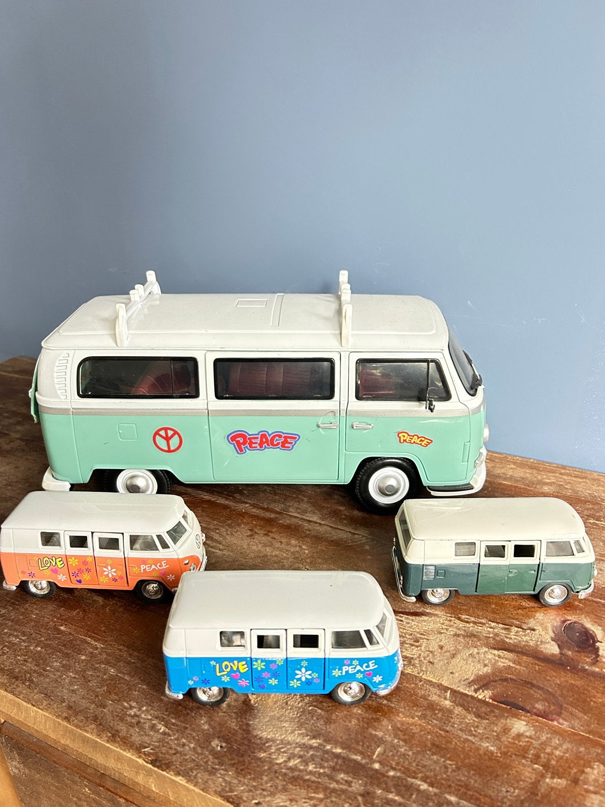 4x VW Transporter T2 Camperbussen - Dickie Toys, Ophalen, Gebruikt