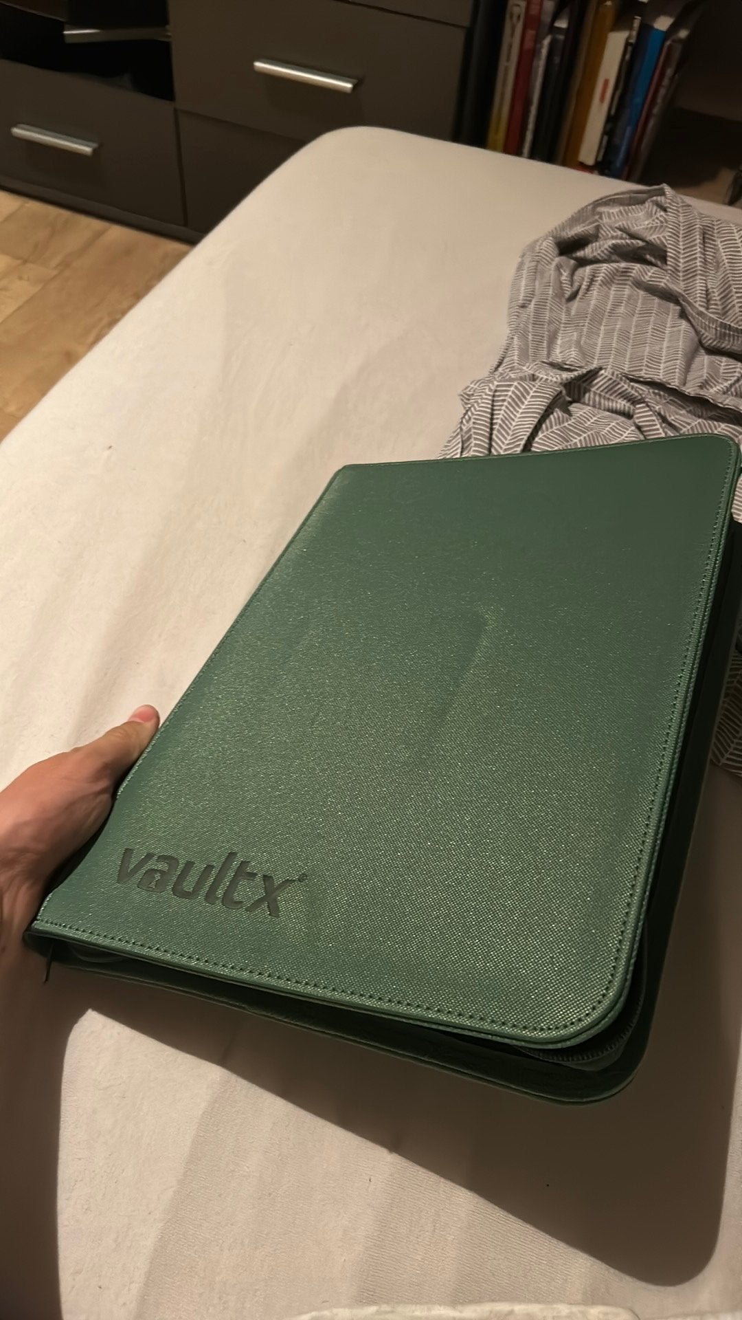 Vaultx binder 9 pocket groen plek voor 360 kaarten, Ophalen, Zo goed als nieuw, Meerdere kaarten