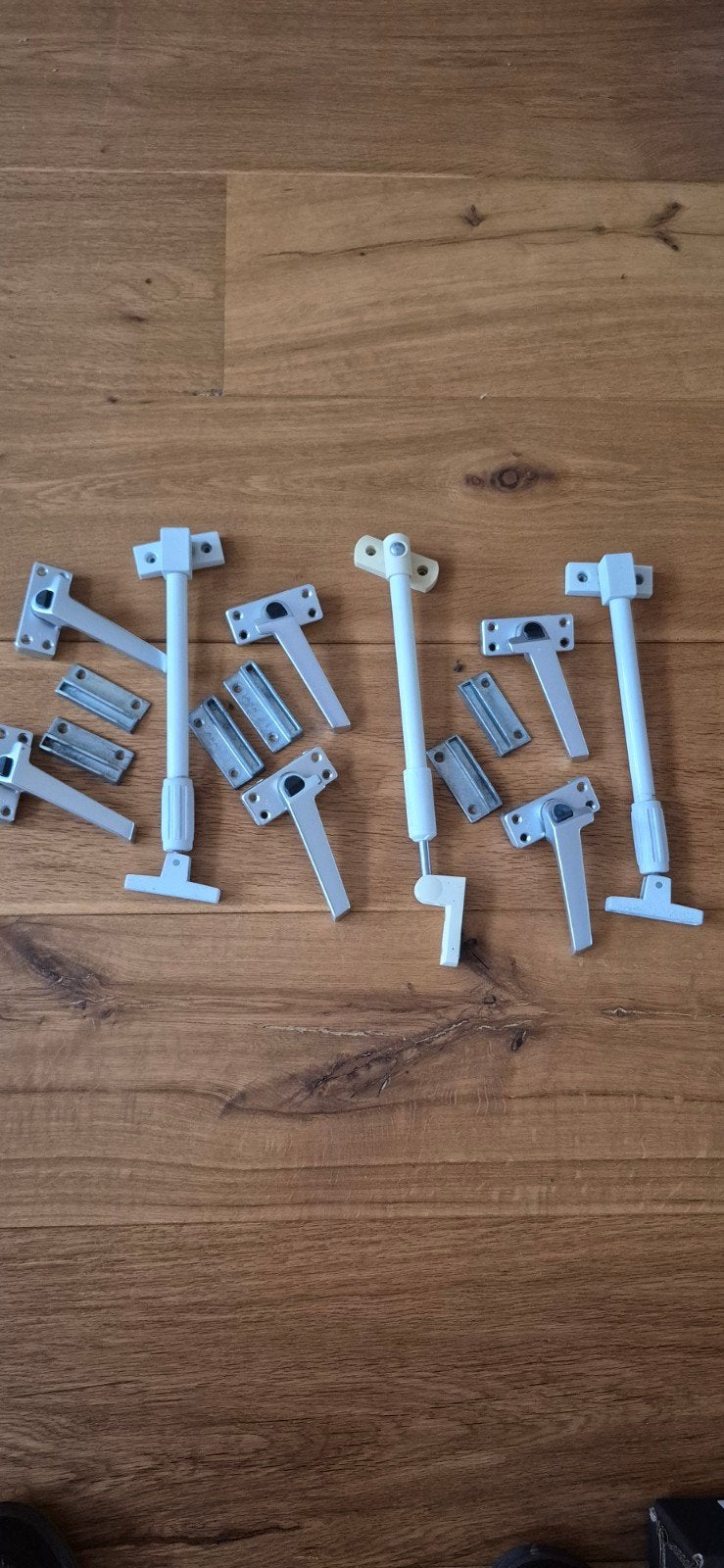 3 x raam telescoop  + 3 x drukknop en 6 x raamsluiting, Ophalen, Gebruikt