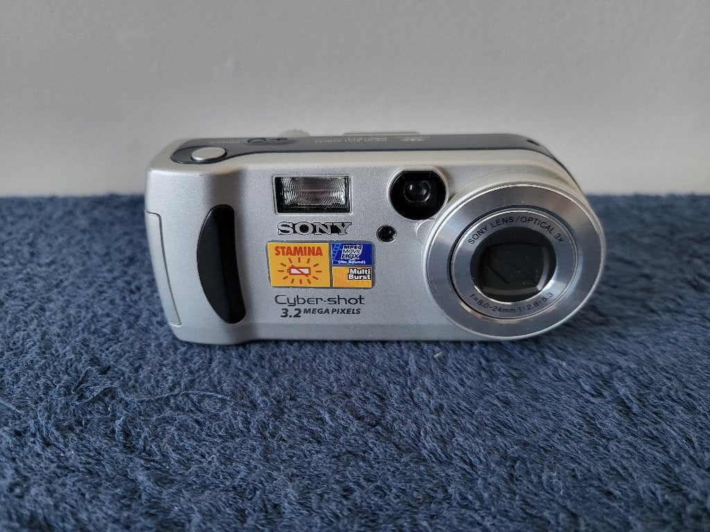 Sony digital stil camera/fototoestel DSC-P71+boekje+oplader, Verzenden, Sony, 8 keer of meer