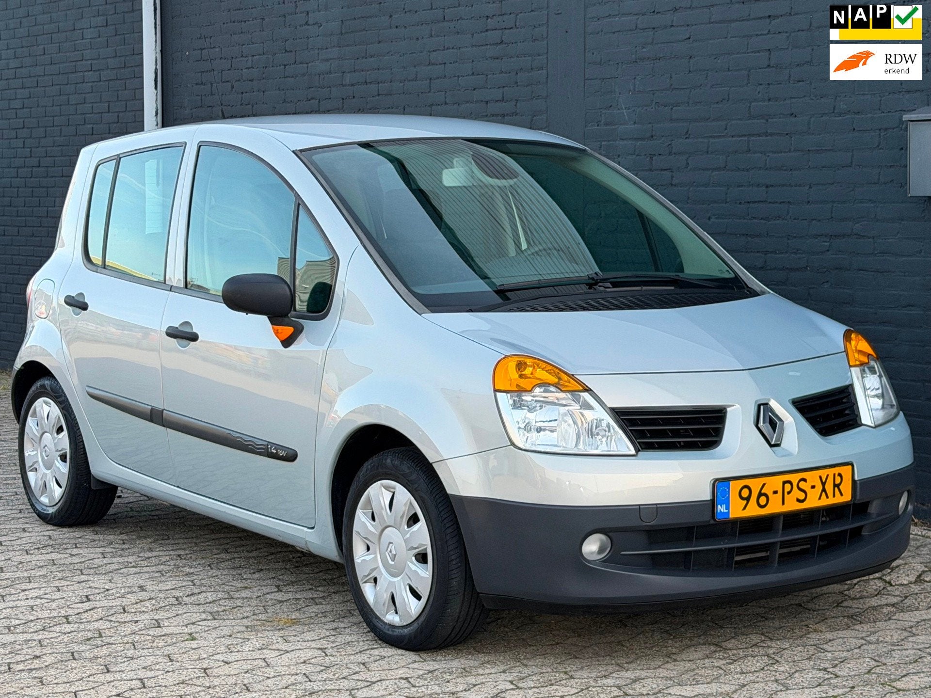 Renault Modus 1.4-16V Privilège Comfort 2de EIGENAAR NAP AP, Auto's, Voorwielaandrijving, Gebruikt, Zwart, 4 cilinders