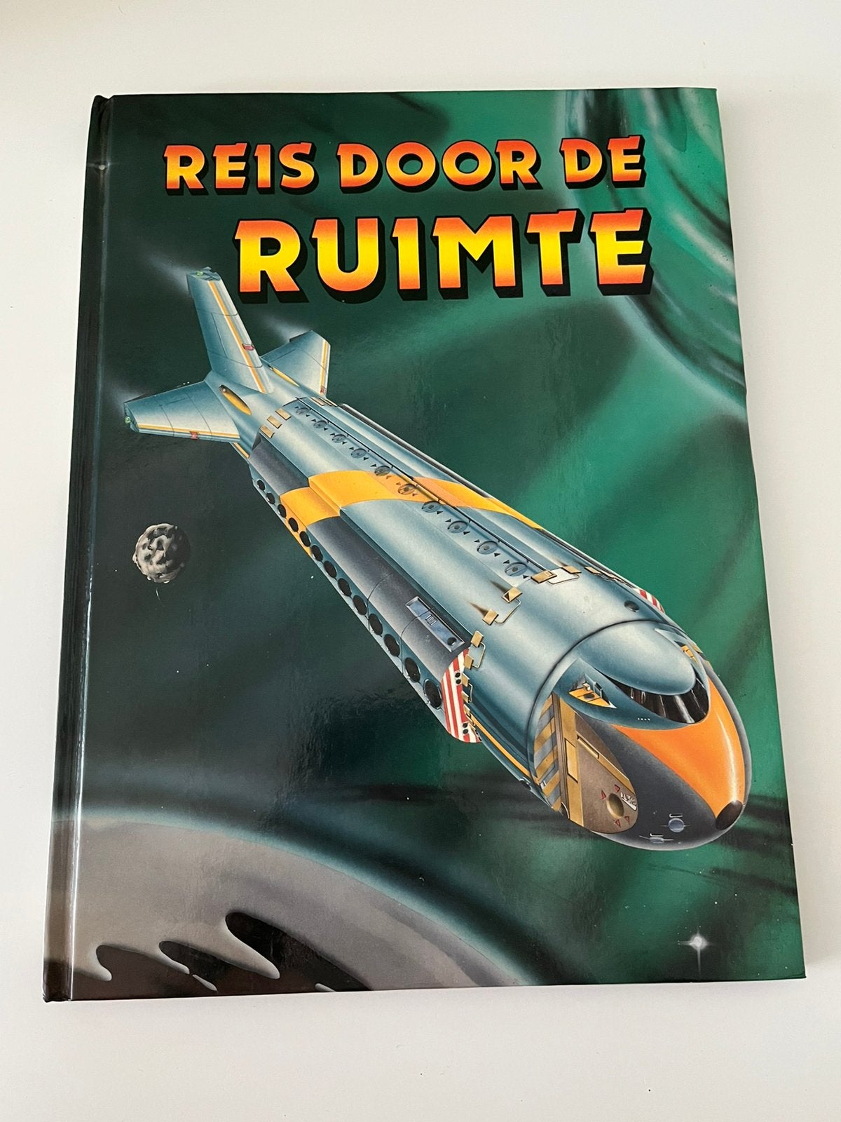 Vintage boek reis door de ruimte, Boeken, Natuur, Ophalen of Verzenden, Zo goed als nieuw, Natuur algemeen
