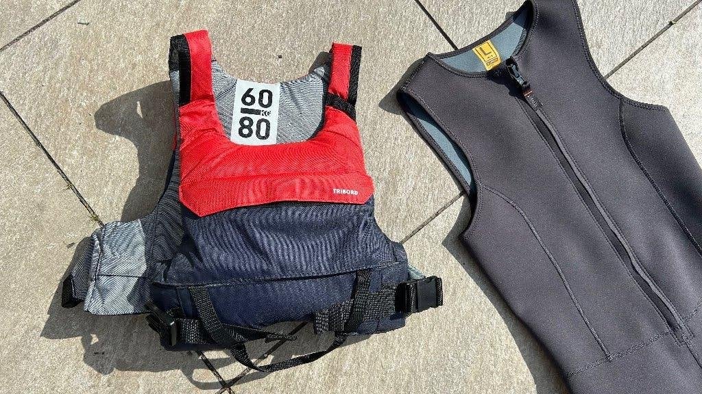 Wetsuit Long John maat L (man) + Zwemvest 60-80 kg, Watersport en Boten, Watersportkleding, Ophalen, Wetsuit, Tribord, Heer