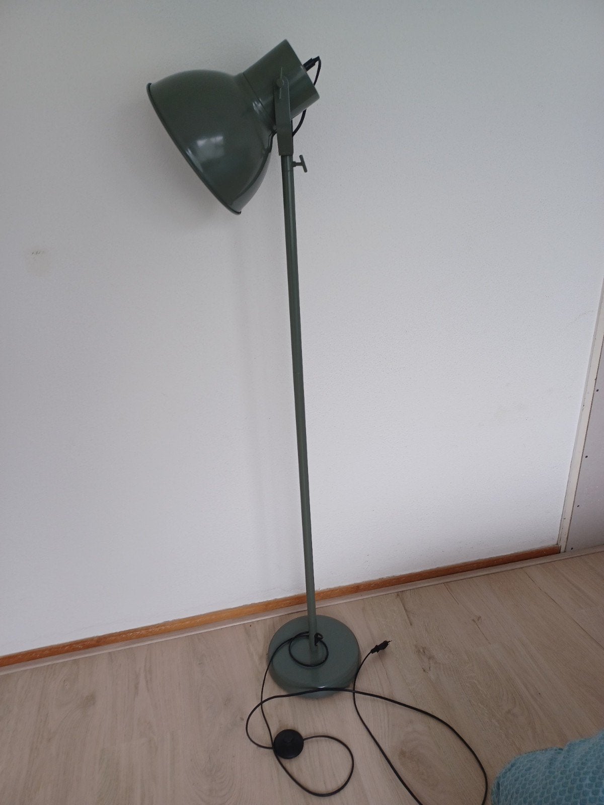 Vloerlamp olijfgroen, Huis en Inrichting, Lampen | Vloerlampen, Ophalen, Zo goed als nieuw, 150 tot 200 cm