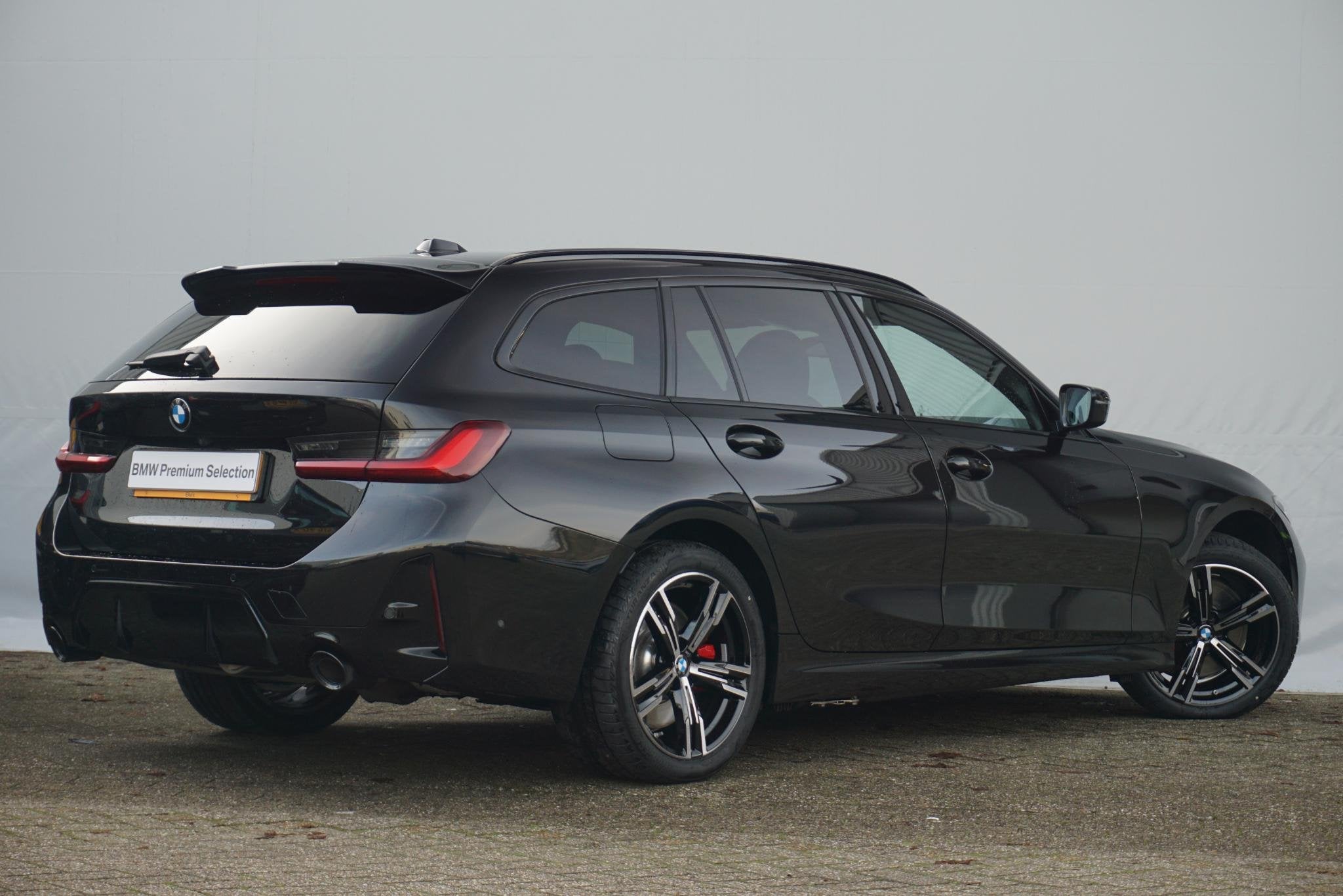 BMW 3 Serie Touring 330e M Sport Pro | Trekhaak | Harman Kar, Automaat, 1998 cc, 4 cilinders, Met garantie (alle)