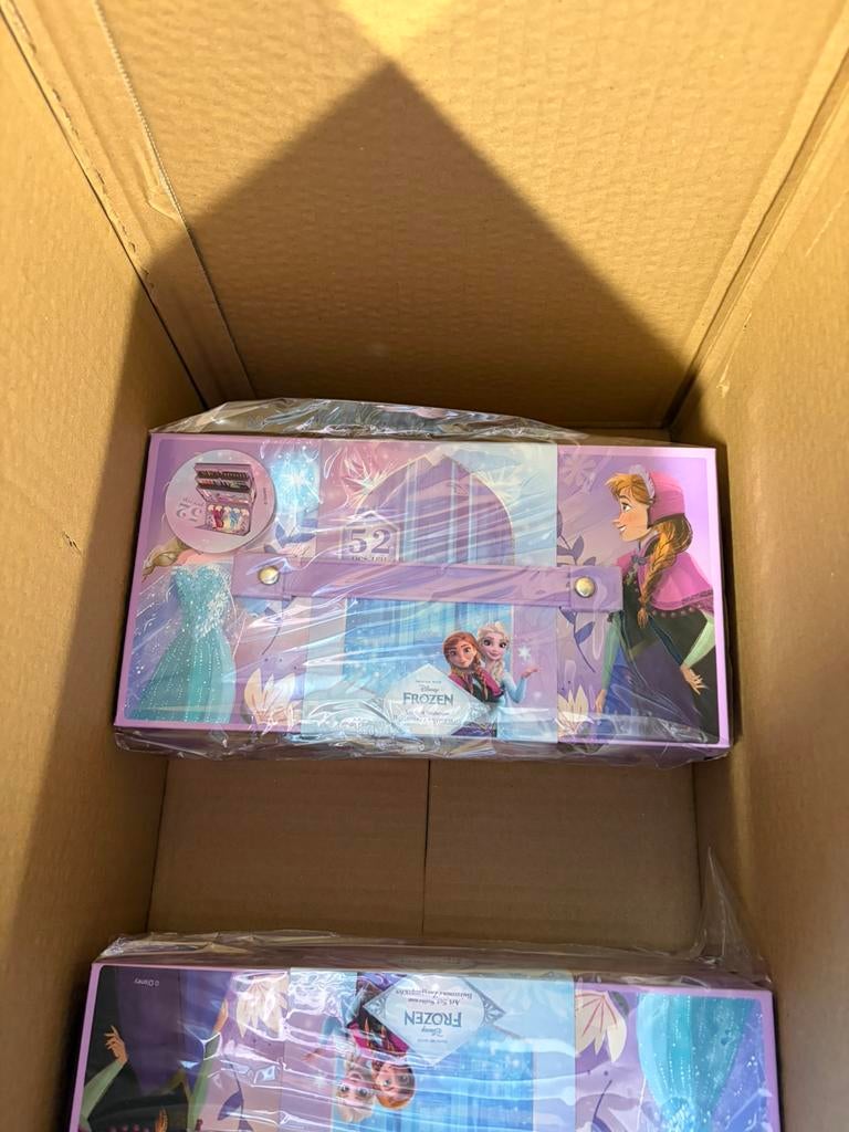 Partijhandel: 72x Frozen kleurkoffer met inhoud, Ophalen, Nieuw