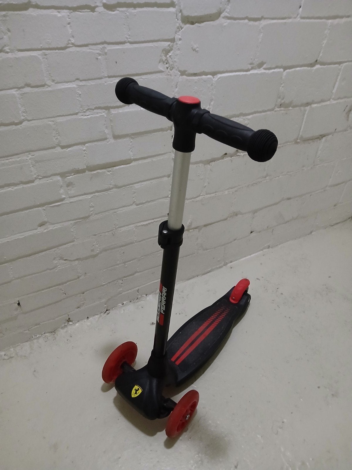 Ferrari kinderstep met 3 wielen, Ophalen, Gebruikt, Gewone step, Ferrari