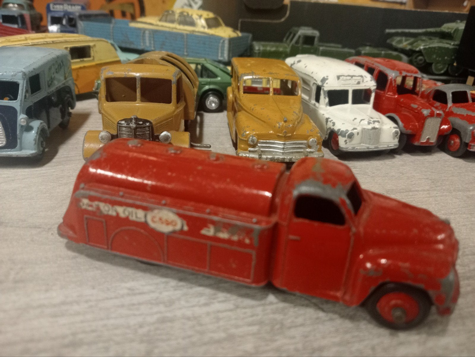 dinky toys Studebaker esso 442, Ophalen of Verzenden, Gebruikt, Bus of Vrachtwagen