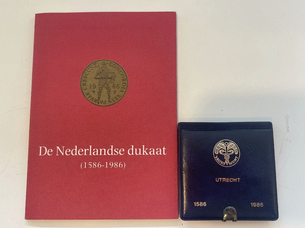 Gouden Dukaat 1986 in luxe cassette met boekje geschiedenis, Koningin Beatrix, Losse munt, Goud, Overige waardes