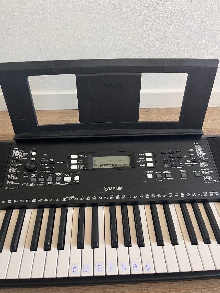 Keyboard | Yamaha E363 - incl. pedaal & muziekstandaard, Ophalen, Yamaha, Midi-aansluiting, 61 toetsen