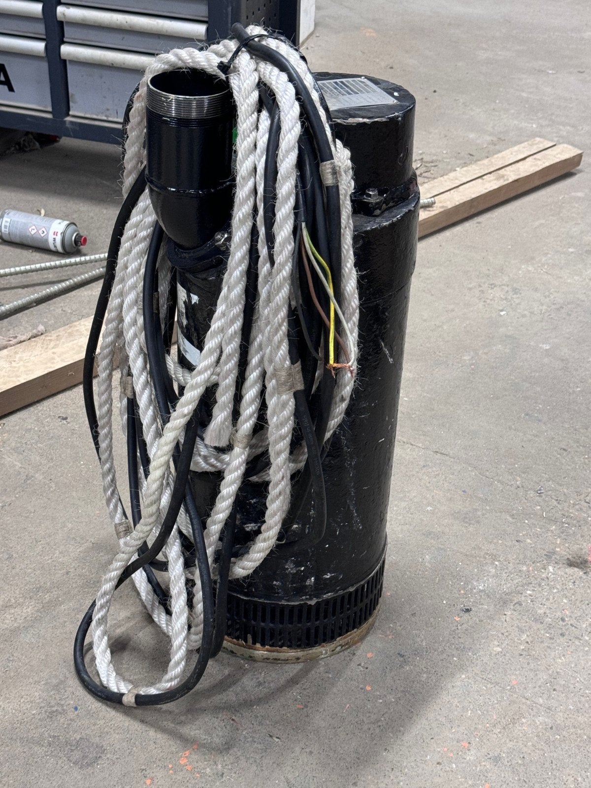 Grote Weda vuiwaterpomp klokpomp kolkpomp 200m3, Ophalen