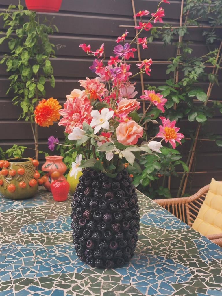 Grote zwarte bramenvaas, Ophalen of Verzenden, Zo goed als nieuw, Zwart, Minder dan 50 cm