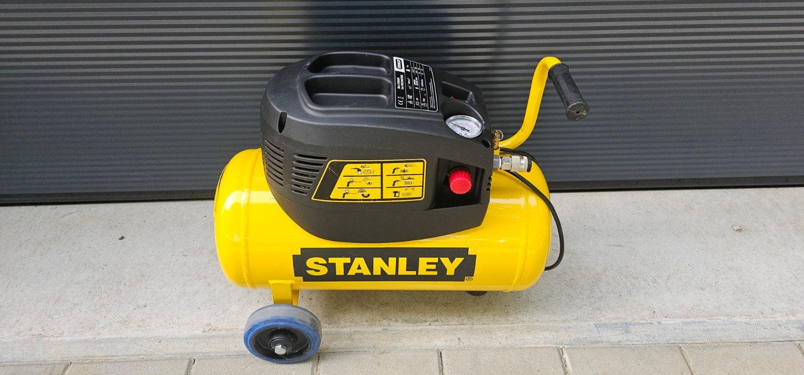 Stanley Compressor Zo Goed Als Nieuw met Slang, 6 tot 10 bar, Ophalen of Verzenden, Zo goed als nieuw, 200 tot 400 liter/min