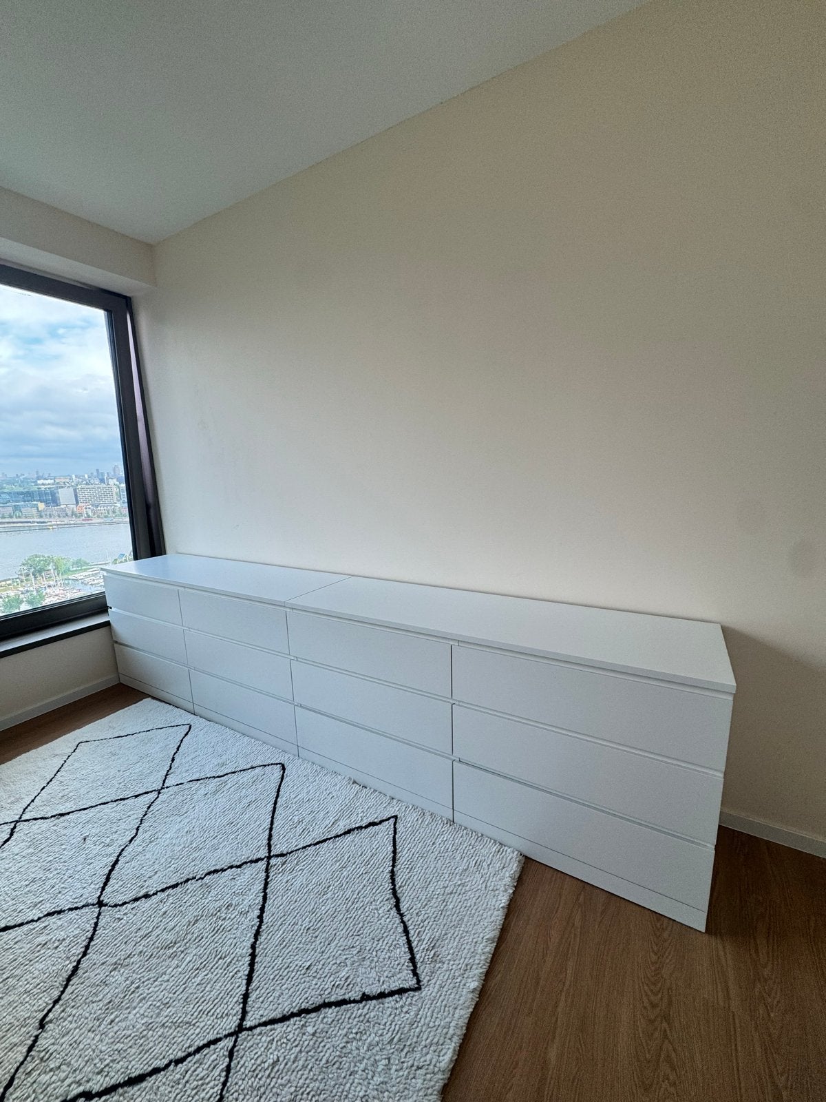 Witte ladekast met 6 lades, 1 stuk beschikbaar, Huis en Inrichting, Kasten | Ladekasten, Ophalen, Overige materialen, 5 laden of meer