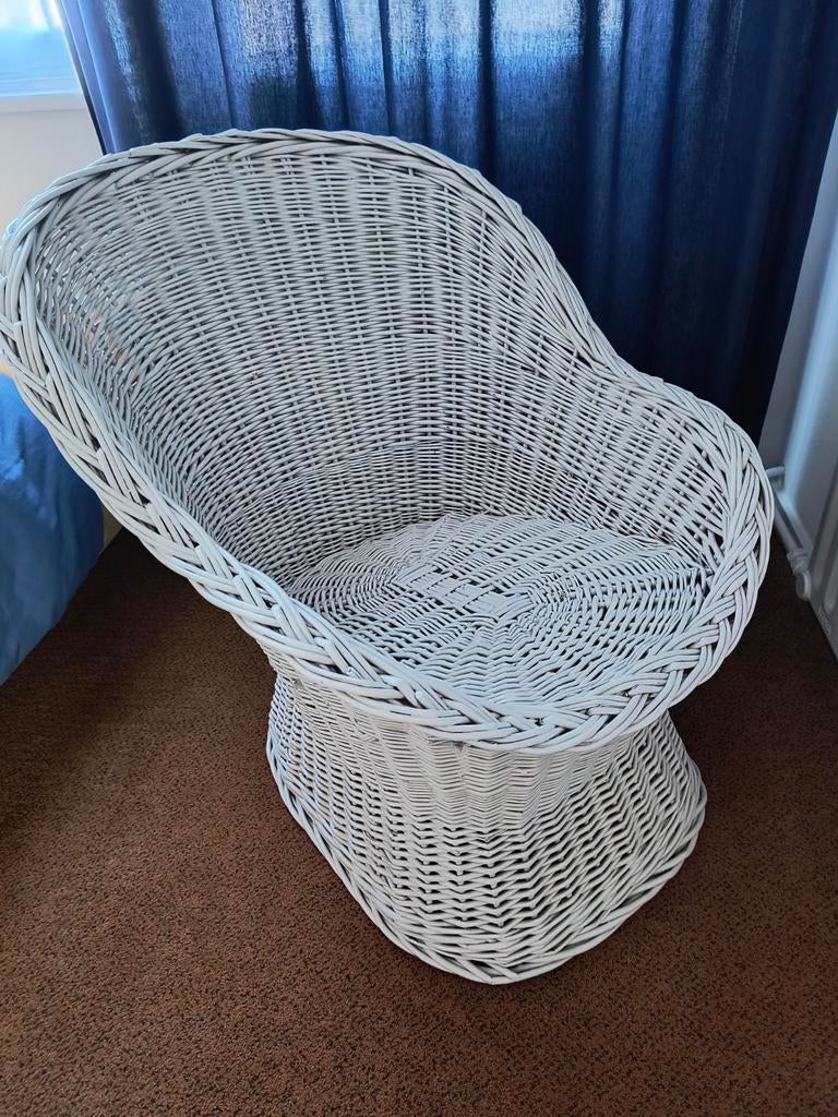 Witte rieten stoel, Huis en Inrichting, Stoelen, Ophalen, Gebruikt, Beach, boho, bohemian, landelijk, Wit
