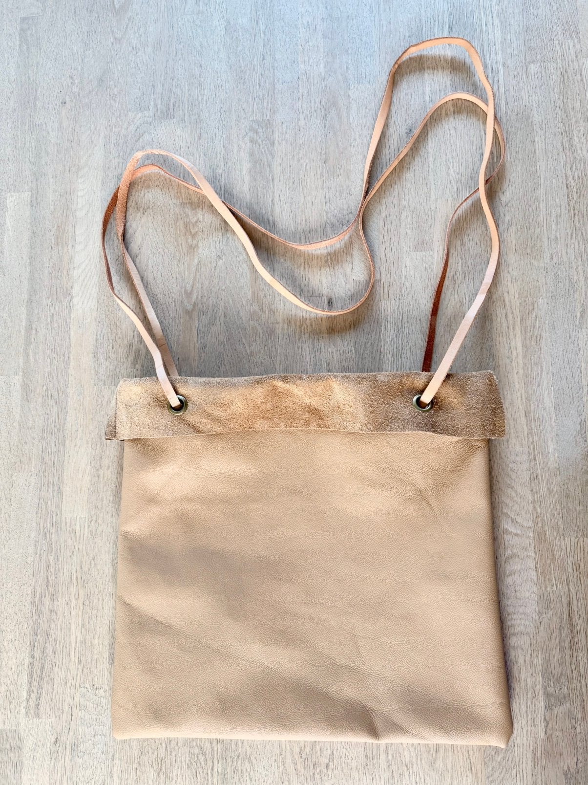 Beige leren handtas/schoudertas. Nieuw., Ophalen of Verzenden, Nieuw, Beige, Handtas