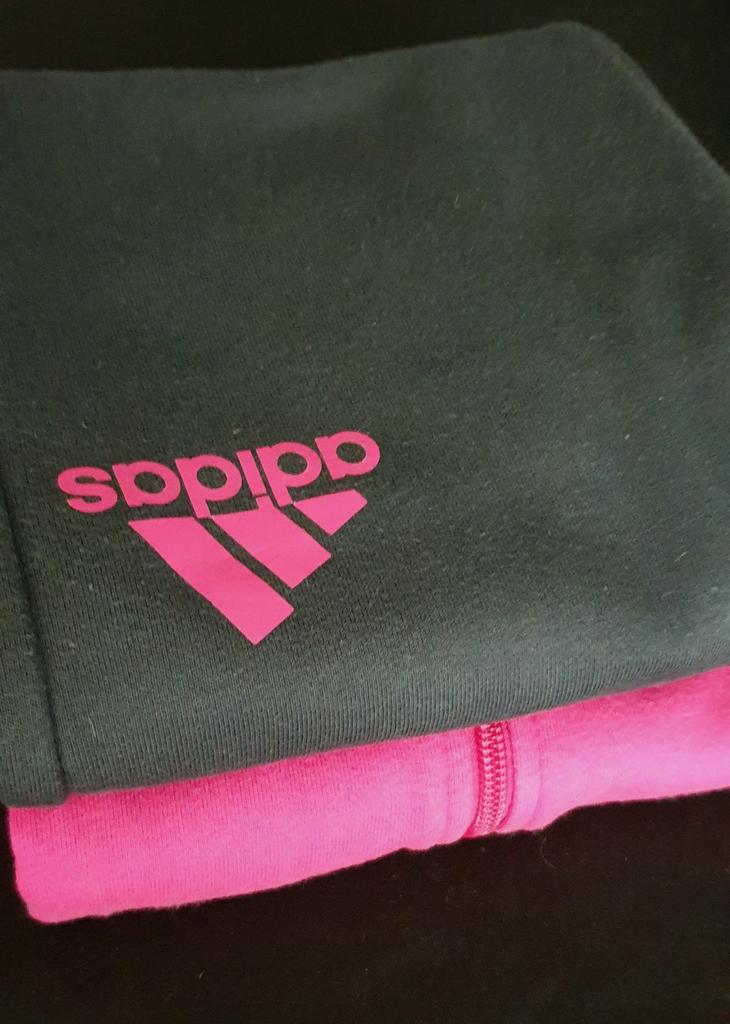 Adidas meiden trainingspak - Grijs/Roze - maat 152, Adidas, Meisje, Sport- of Zwemkleding, Ophalen of Verzenden