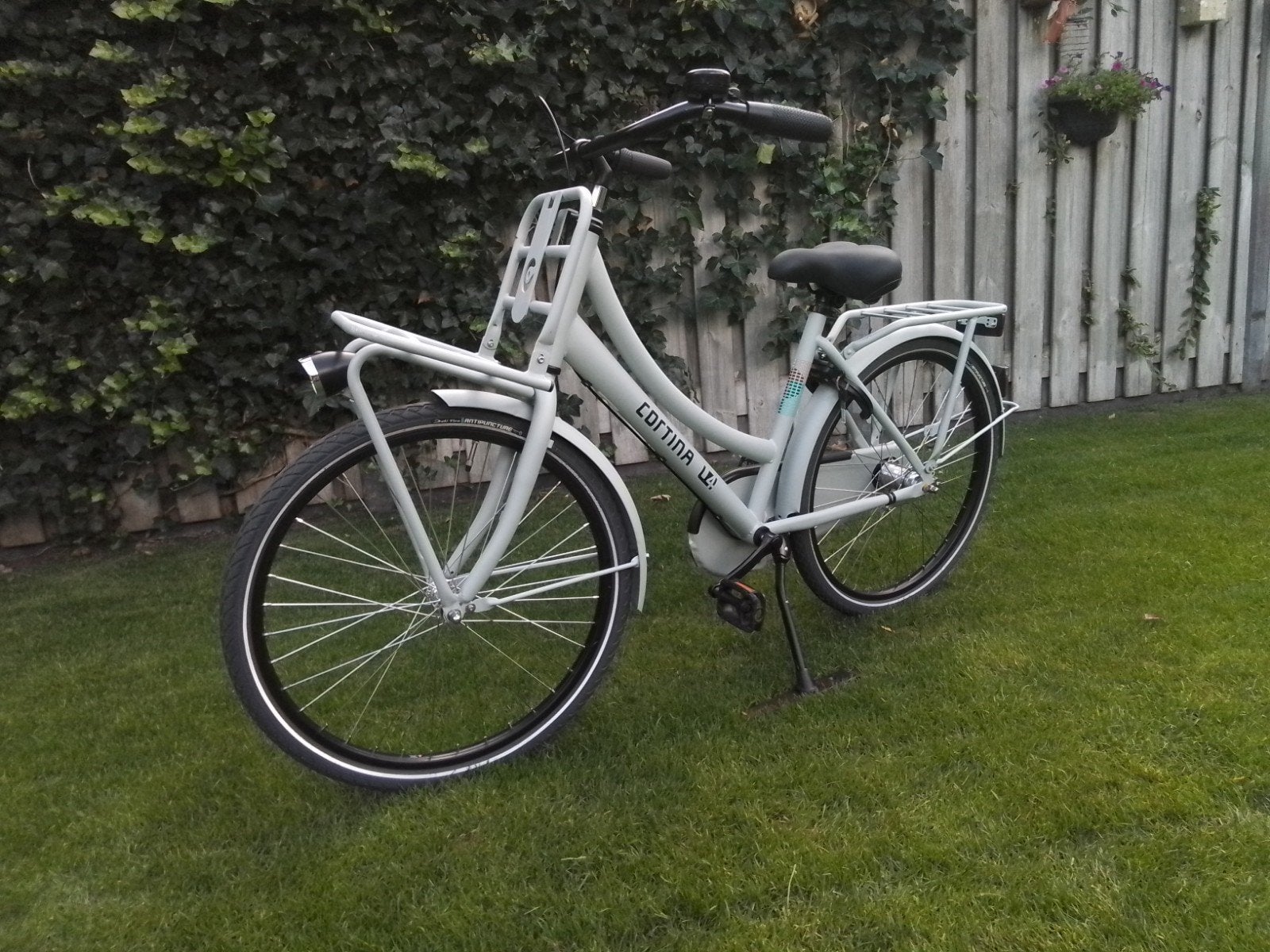 Tekoop zeer mooie Z.G.A.N cortina u4 meisjesfiets, Fietsen en Brommers, Fietsen | Meisjes, Ophalen, Zo goed als nieuw, 24 inch