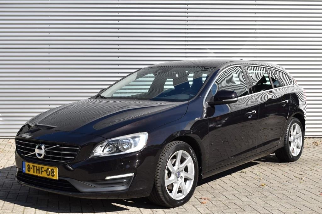 Volvo V60 1.6 D2 MOMENTUM / TREKHAAK / PDC / VOORRUIT VERW., 4 cilinders, Zwart, Origineel Nederlands, 1300 kg