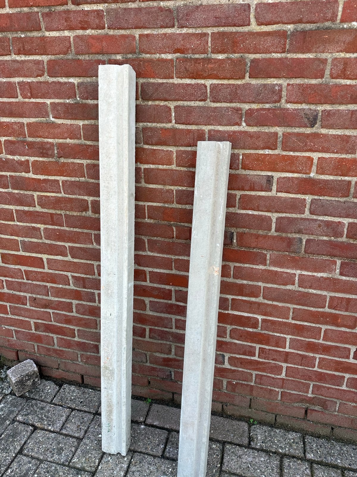 Betonnen palen voor diverse toepassingen (2 stuks), Tuin en Terras, Palen, Balken en Planken, Ophalen of Verzenden, Gebruikt, 180 tot 250 cm