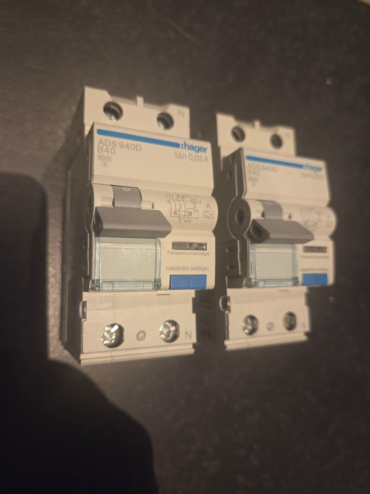 2x Hager ADS940D Aardlekautomaat 40A 30mA, Ophalen of Verzenden, Zo goed als nieuw, Overige typen