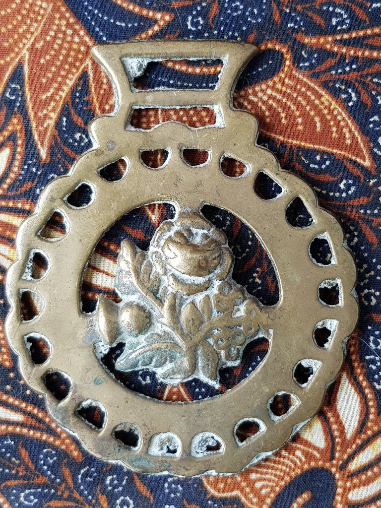 Antiek kleppermannetje uit Engeland met een roos 9 cm. 1890., Ophalen of Verzenden, Koper