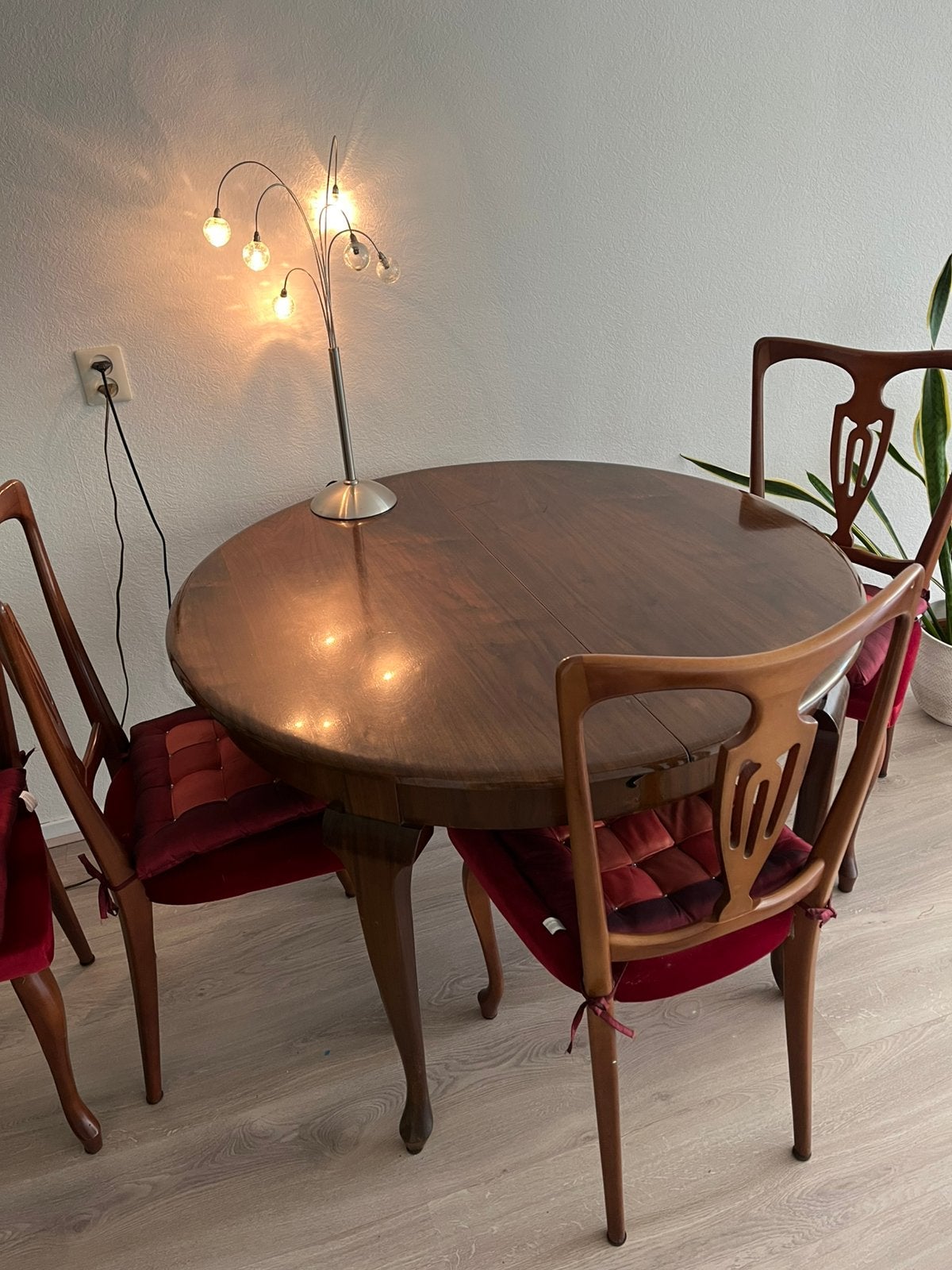 Vintage tafel met 4 stoelen!, Ophalen, Zo goed als nieuw, 4 tot 6 stoelen