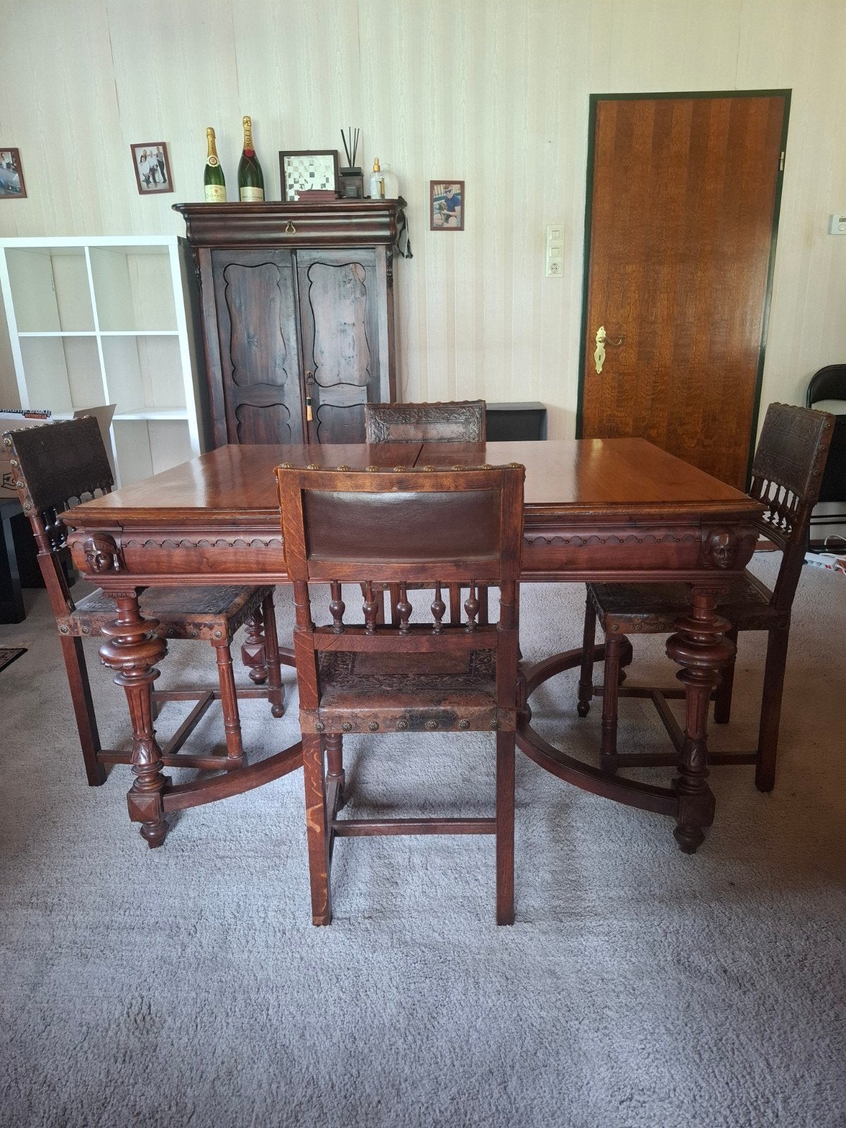antieke kasteeltafel met 4 originele stoelen ca, 1880-1920, Ophalen