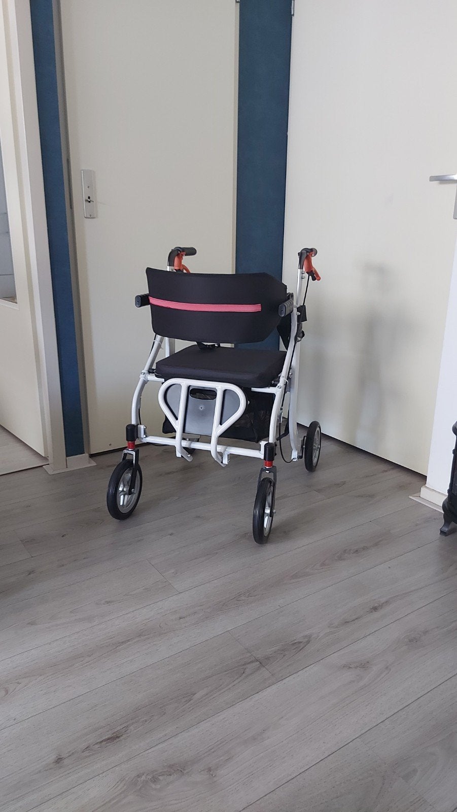 Zo goed als nieuwe 2-in-1 rollator/transportrolstoel, Diversen, Ophalen, Zo goed als nieuw, Duwrolstoel